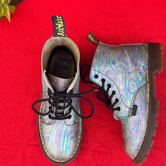 🏴󠁧󠁢󠁥󠁮󠁧󠁿 Vintage Dr. Martens MIE Rare Colorful Iridescent Ankle Boots UK 2 - Picture 3 of 17